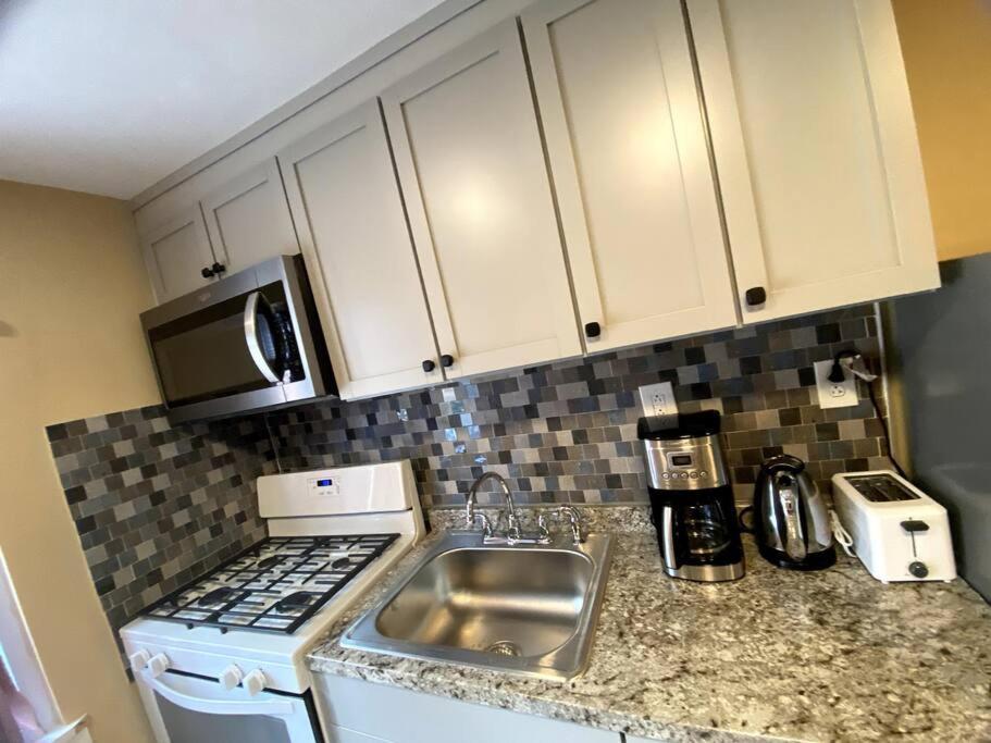 Cozy Boston Getaway Apartment! Free Parking Exterior foto